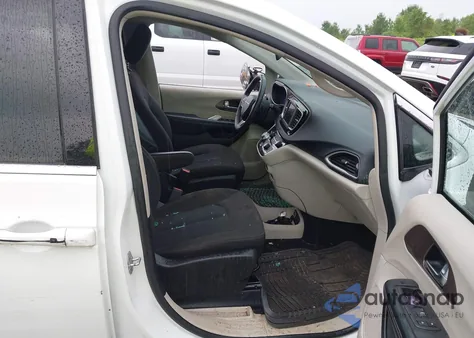 2022 Chrysler Voyager Lx z USA, uszkodzony, nr VIN 2C4RC1CG8NR223820